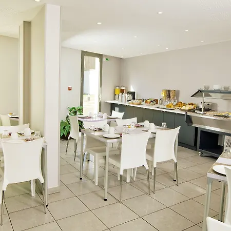 Sejours & Affaires Paris-malakoff 3* מאלאקוף