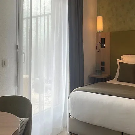 Sejours & Affaires Paris-malakoff 3*