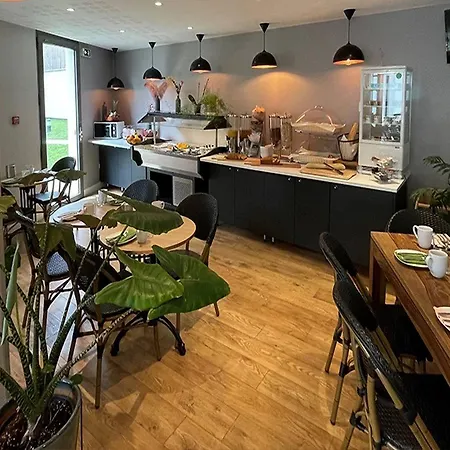 Sejours & Affaires Paris-malakoff 3*