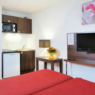 Hotel apartamentowy Sejours & Affaires Paris-malakoff 3*